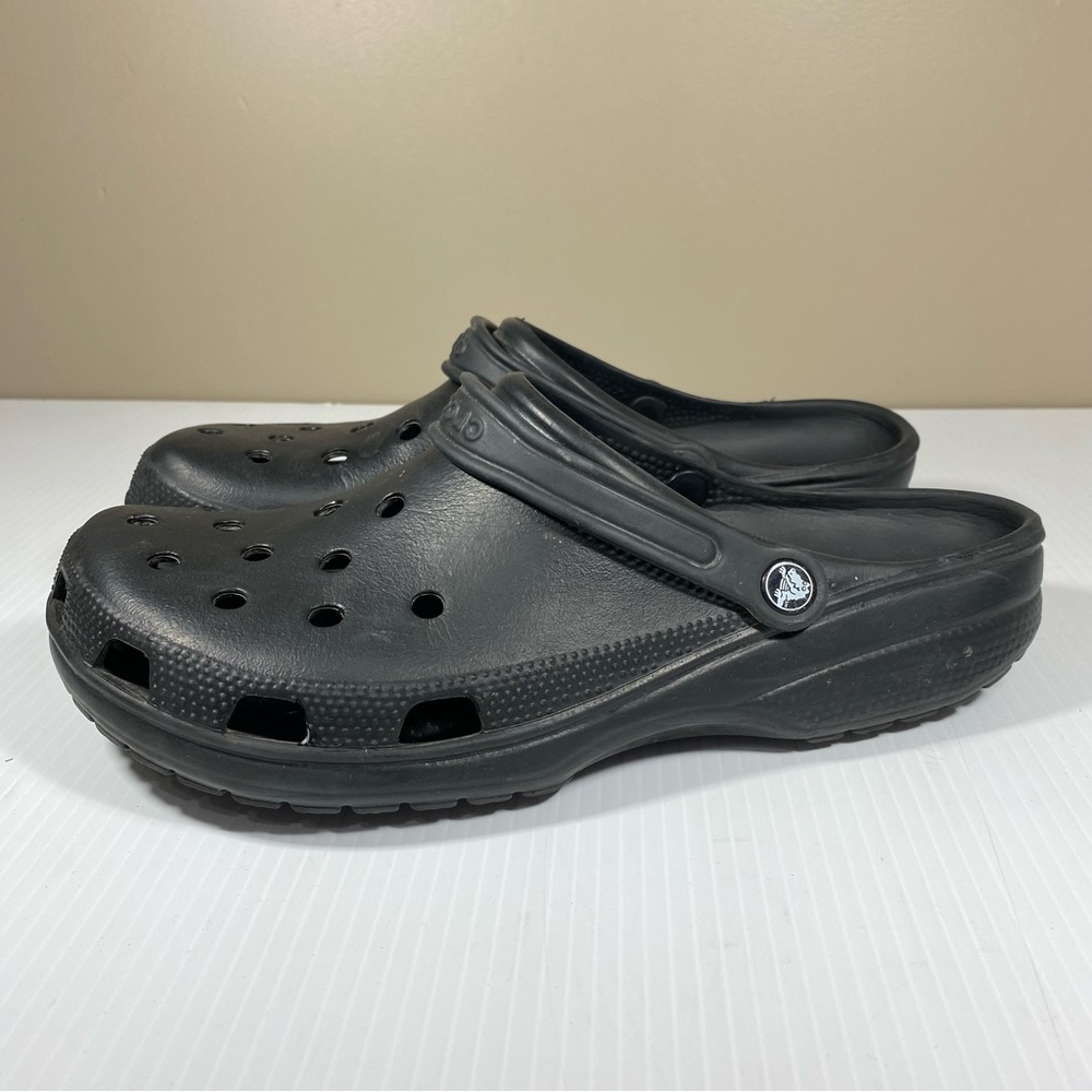 Black Crocs